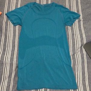 Lululemon athletic top